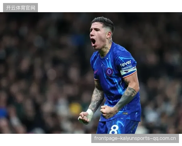 英超二十年最年轻双响：从球场起跑到传奇登顶的英超少年神话